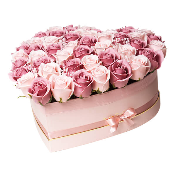 Italia in fiore consegna scatola cuore rose rosa in Italia